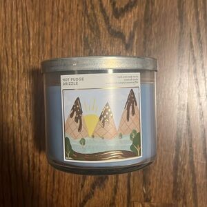 Bath & Body Works Hot Fudge Drizzle Candle